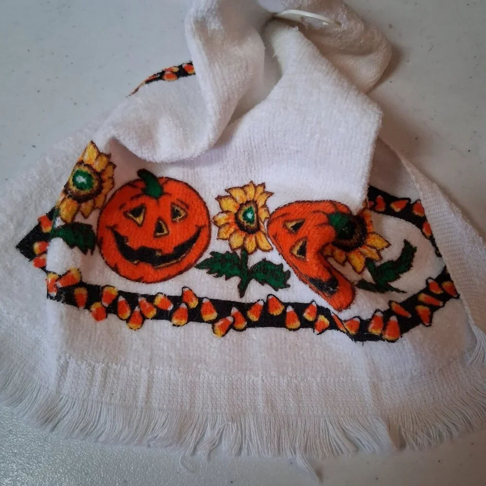Vintage Halloween Hand Towel NOS Small Fringe Pumpkin Head Scarkrow NEW 18" - Picture 7 of 10